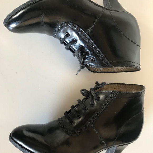 VINTAGE WOMENS LEATHER BOOTS - Picture 4 of 5